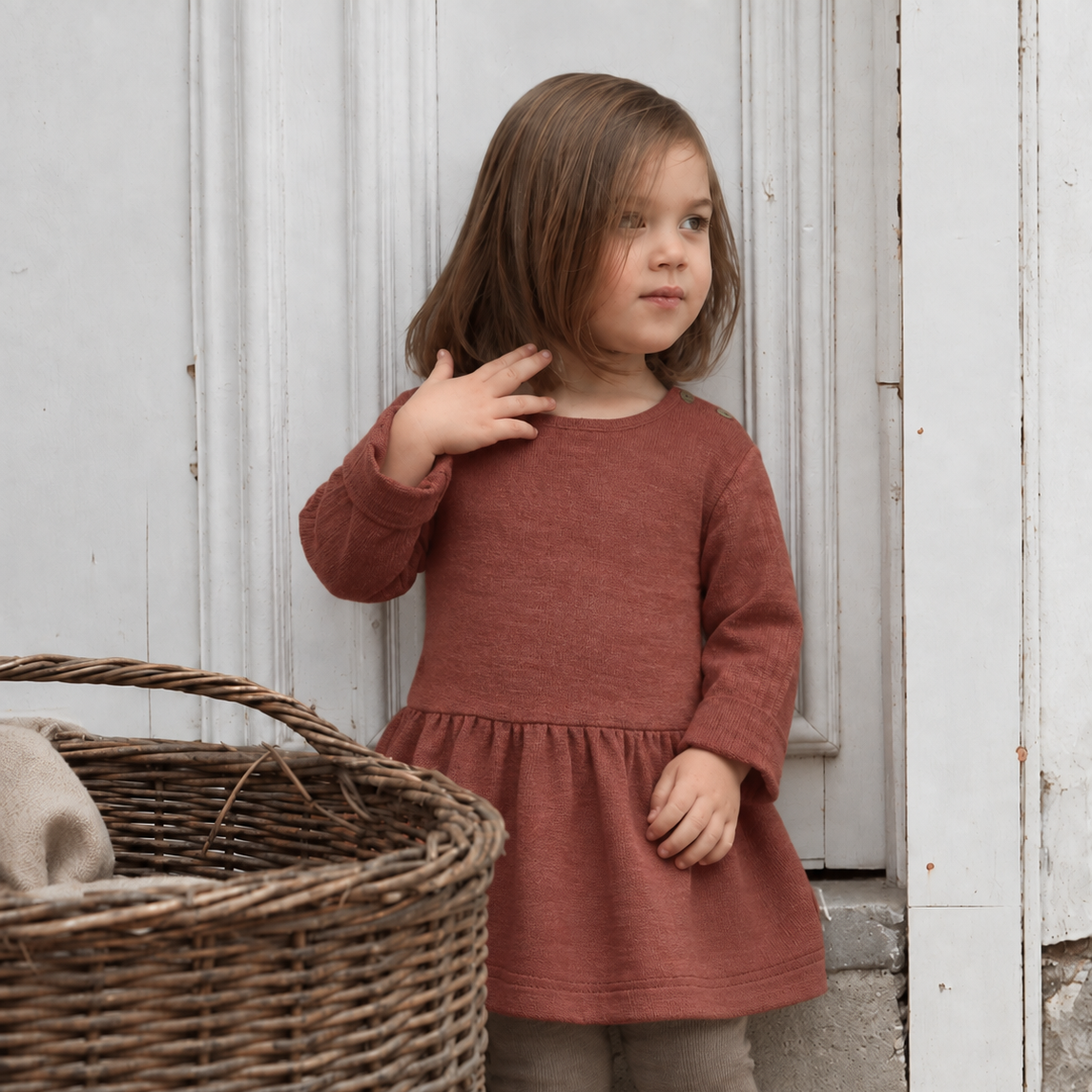 Natürliche Kleidung für Kleinkinder zwischen 1 und 3 Jahren - Kleid aus Wolle von ENGEL Natur