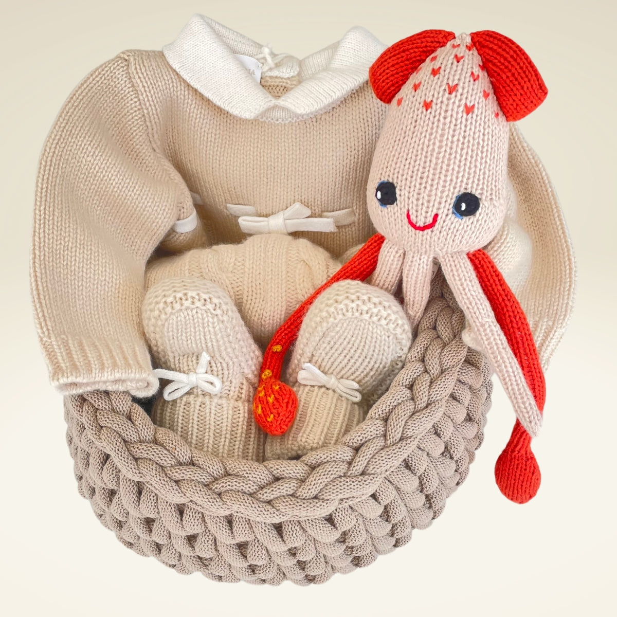 Baby-Luxury-Kaschmir-Set mit Bio-Kuscheltier im Korb