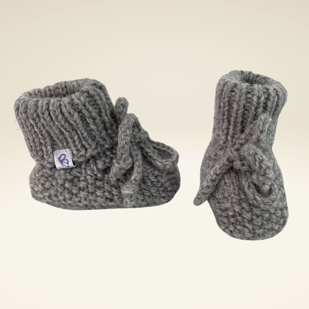 Baby Schühchen aus Merinowolle in Grau