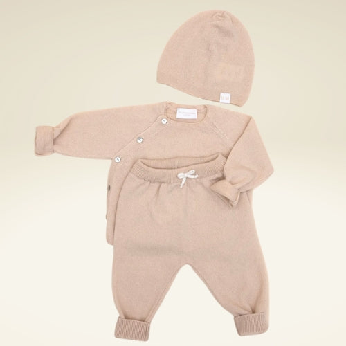 Baby-Kaschmir-Set mit Bio Kuscheltier im Korb