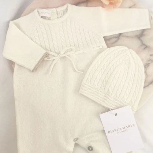 baby-strampler-aus-kaschmir-in-weiß