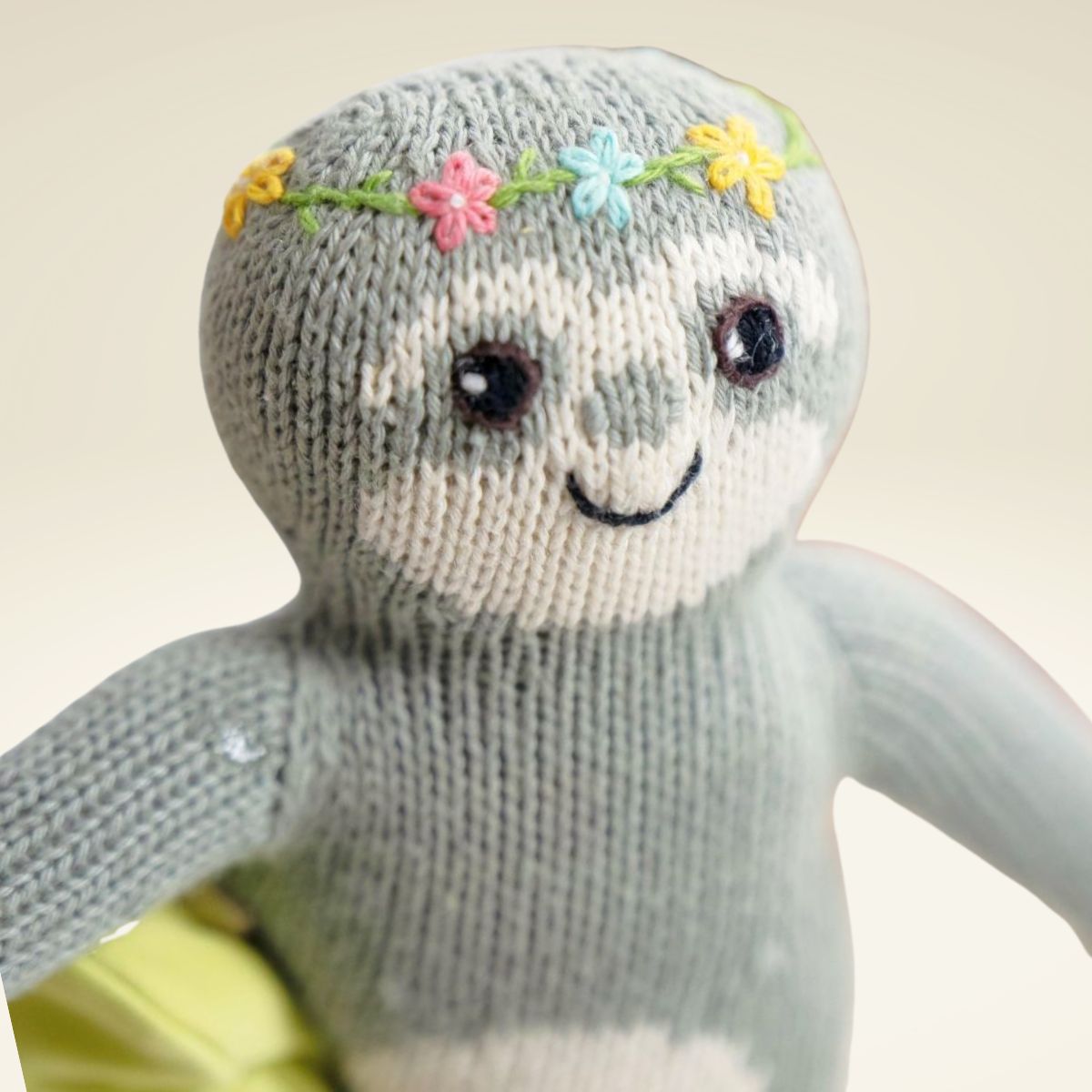 Faultier-kuscheltier-aus bio-baumwolle