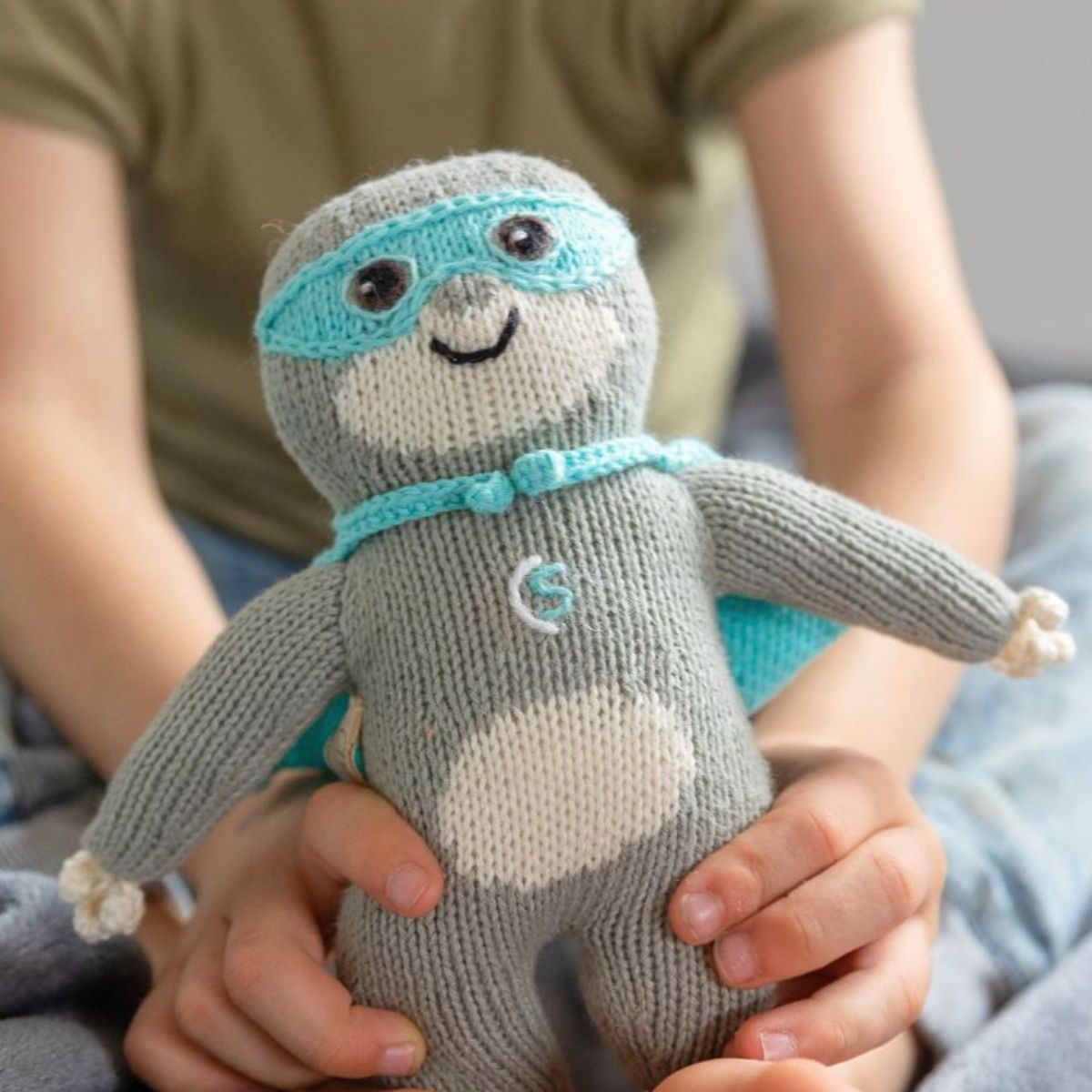 Faultier-kuscheltier-aus bio-baumwolle